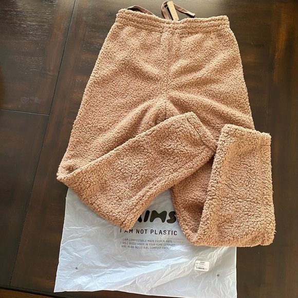 NWT SKIMS Teddy Pants Sherpa Jogger Tigers Eye Small - Picture 10 of 14